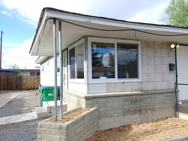 Front/side of house - 1410 E St