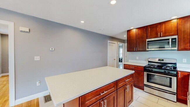 Building Photo - 12 Rockledge St