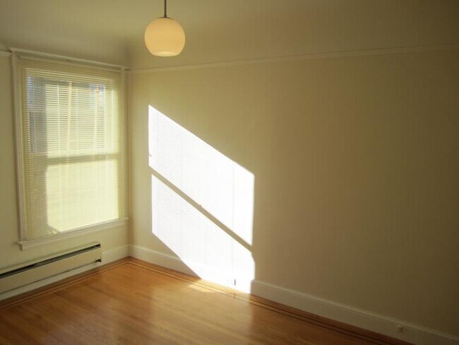Building Photo - 3 bedroom in San Francisco CA 94133