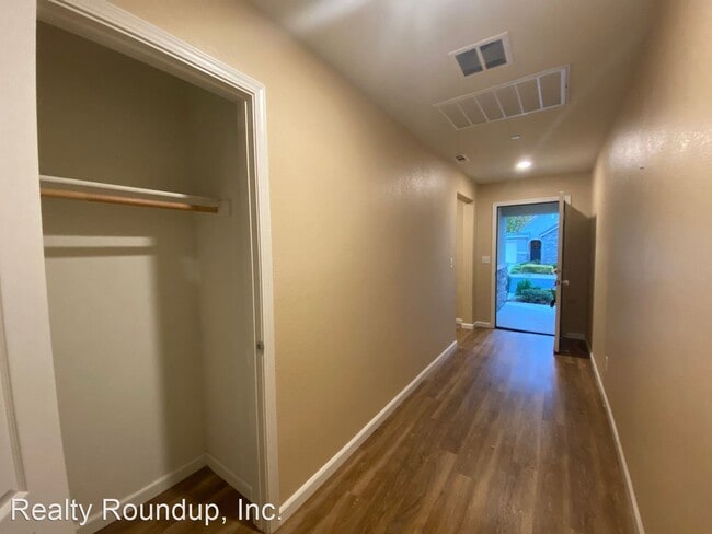 Building Photo - 3 br, 2 bath House - 5229 Ocean Ln