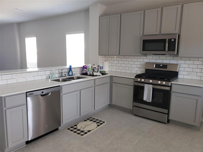Foto del edificio - 411 Barren Oak Ln