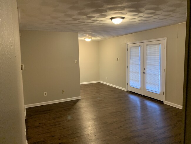 Den & Dining Area - 2605 Timberlake Dr