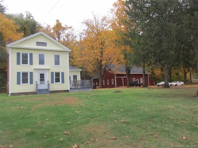Foto del edificio - 328 Colebrook River Rd