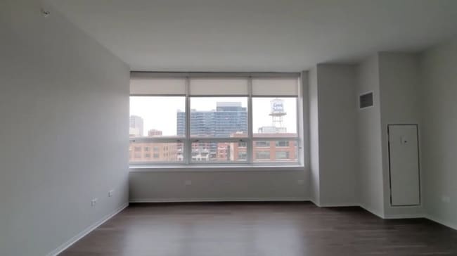 Building Photo - 209 S Halsted St