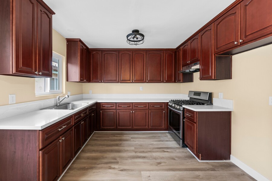 Foto principal - 4317 W 120th St