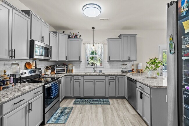 Building Photo - 163 Olan Dr