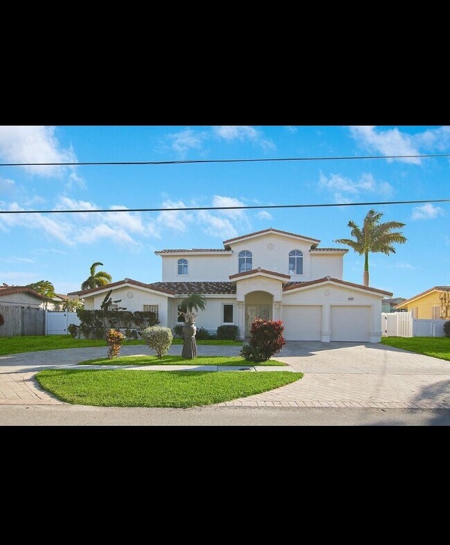Foto del edificio - 2620 NE 48th St