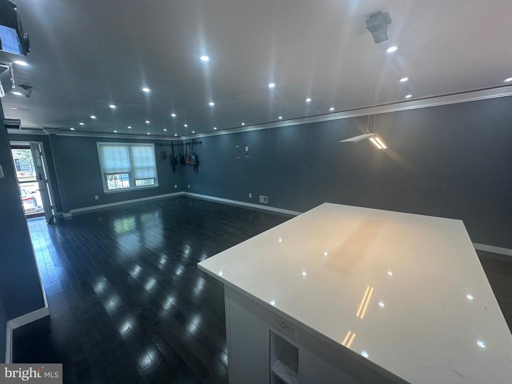 Building Photo - 1259 Kirby Cir