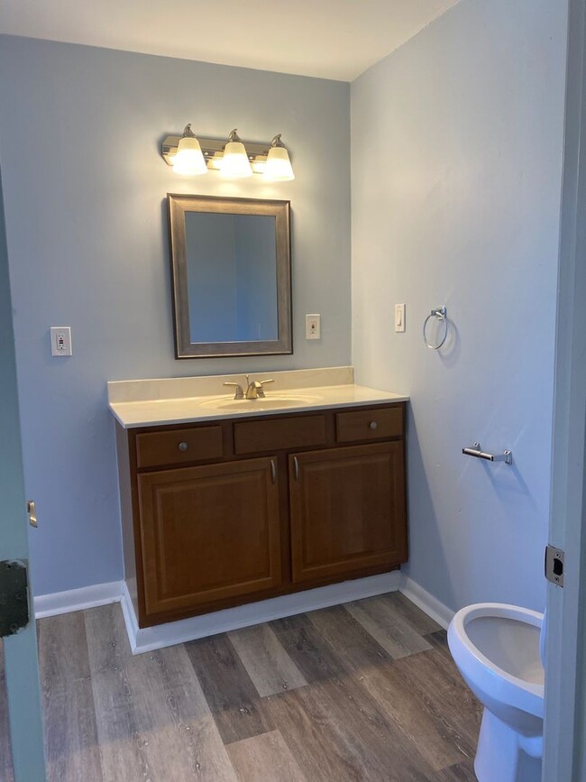 Foto del edificio - *Knoxville 37917 - 2 bedroom, 1 bath 2-sto...