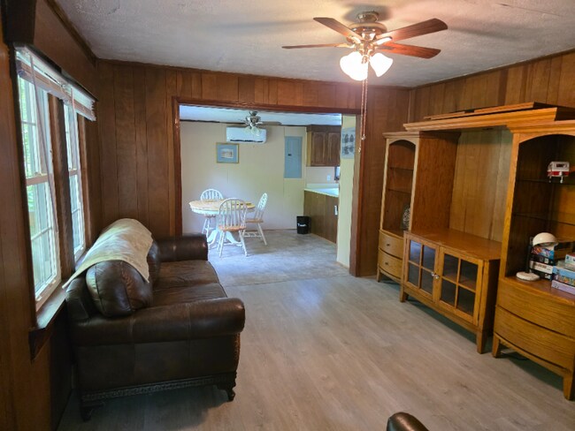 Foto del edificio - 332 Lytle Cove Rd