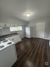 Building Photo - 1243 Simmons Ave