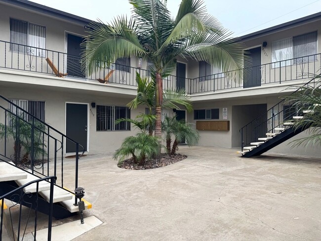 Building Photo - Jewell Manor