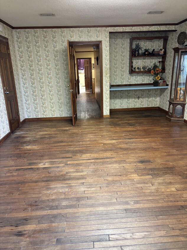 Primary Photo - 798 E Farrel Rd