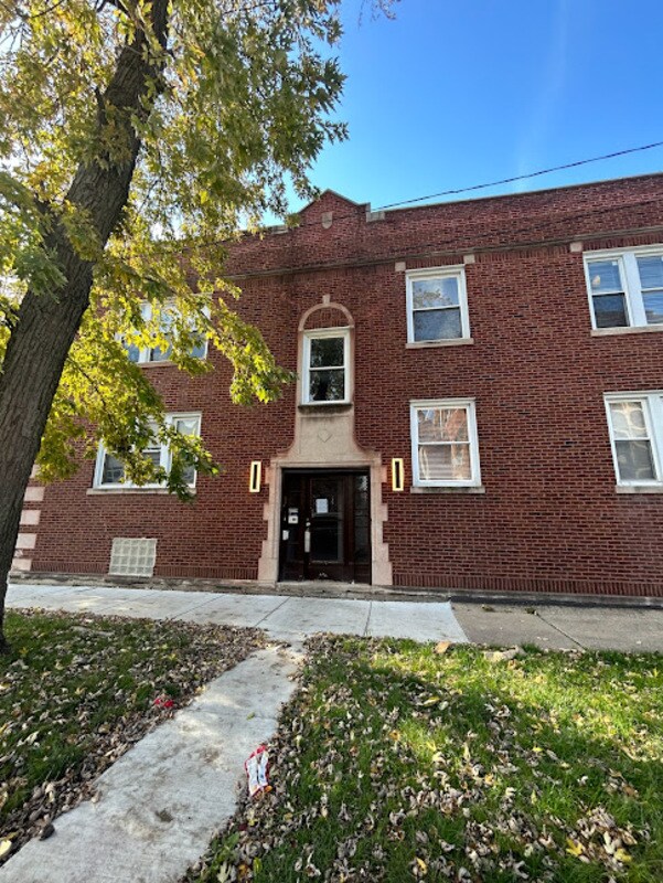 Primary Photo - 9038 S Langley Ave