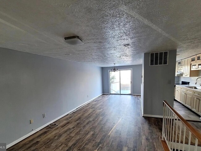 Building Photo - 2208 Cocquina Dr