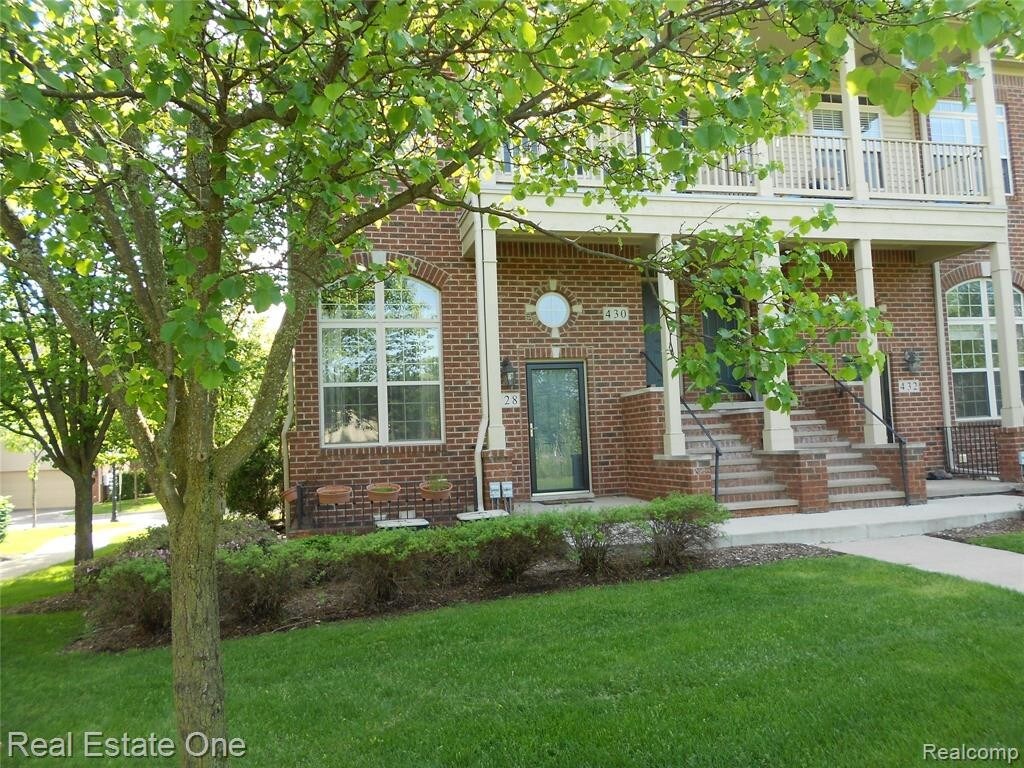 Primary Photo - 428 Old Pine Way