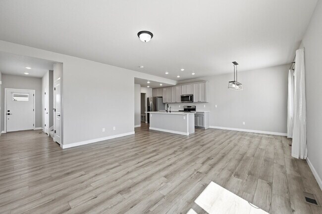 Foto del edificio - $2,340.95, 3 bed, 2.5 bath located in Colorado Springs with a fenced back yard