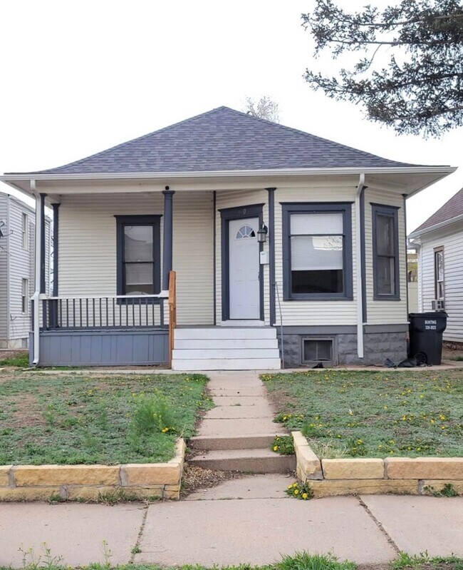 Building Photo - 1110 7th Ave