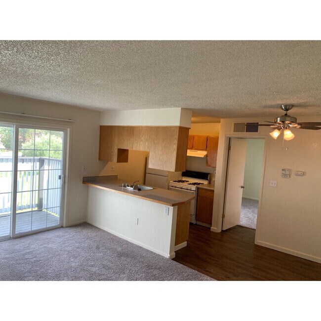 Gardens Apartments for Rent with Hardwood Floors Stockton