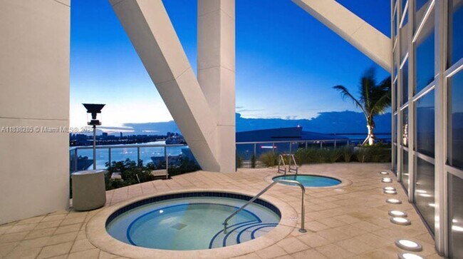 Foto del edificio - 888 Biscayne Blvd
