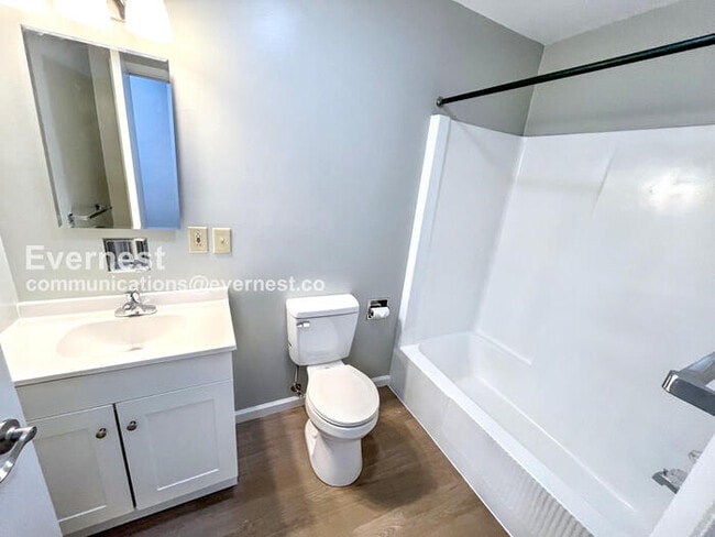 Foto del edificio - 12806 N Cresap St