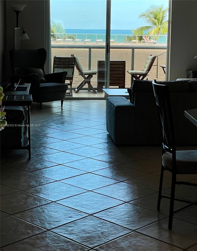 Building Photo - 6039 Collins Ave