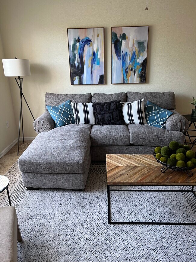 Building Photo - 5000 Culbreath Key Way