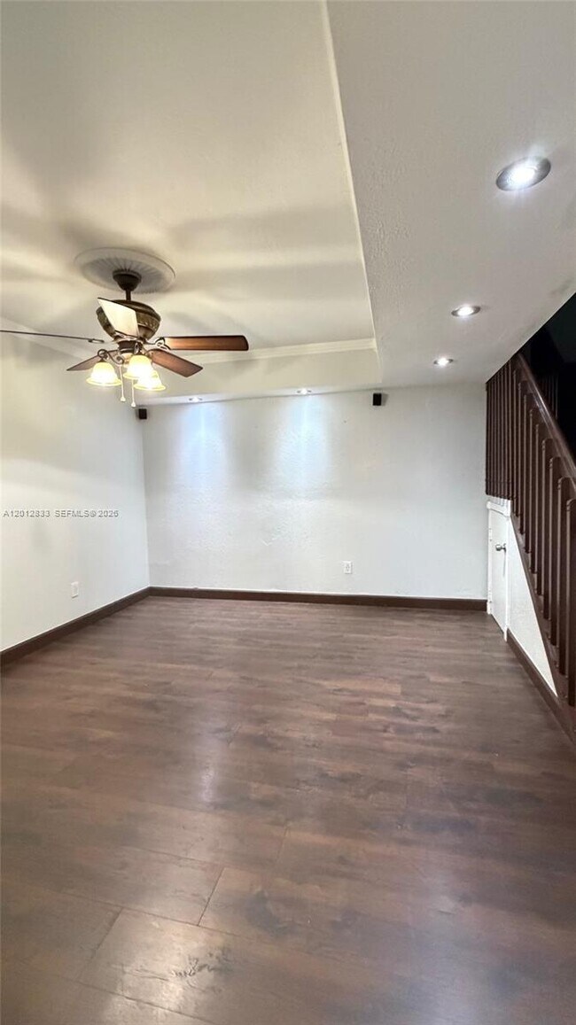 Foto del edificio - 2450 W 67th Pl