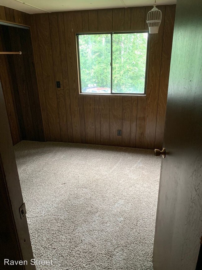 Building Photo - 3 br, 1 bath Apartment - 21107 Raven St