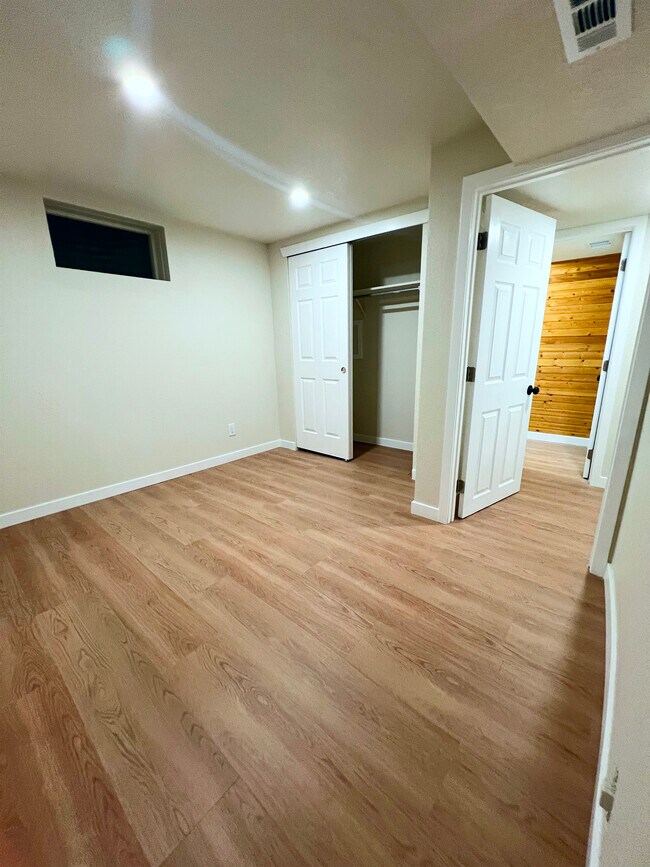 Foto del edificio - 6520 Depew Ct