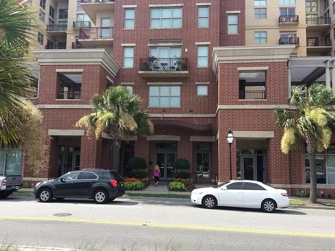 Primary Photo - Awesome 2 Bedroom 2.5 Bath Condo in Excell...