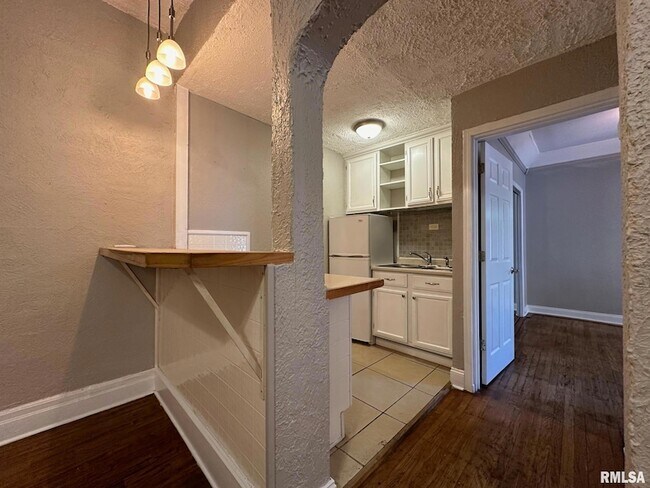 Foto del edificio - 333 S Douglas Ave