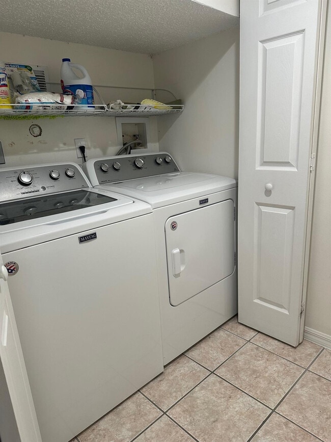 Foto del edificio - 20824 NW 3rd Ct