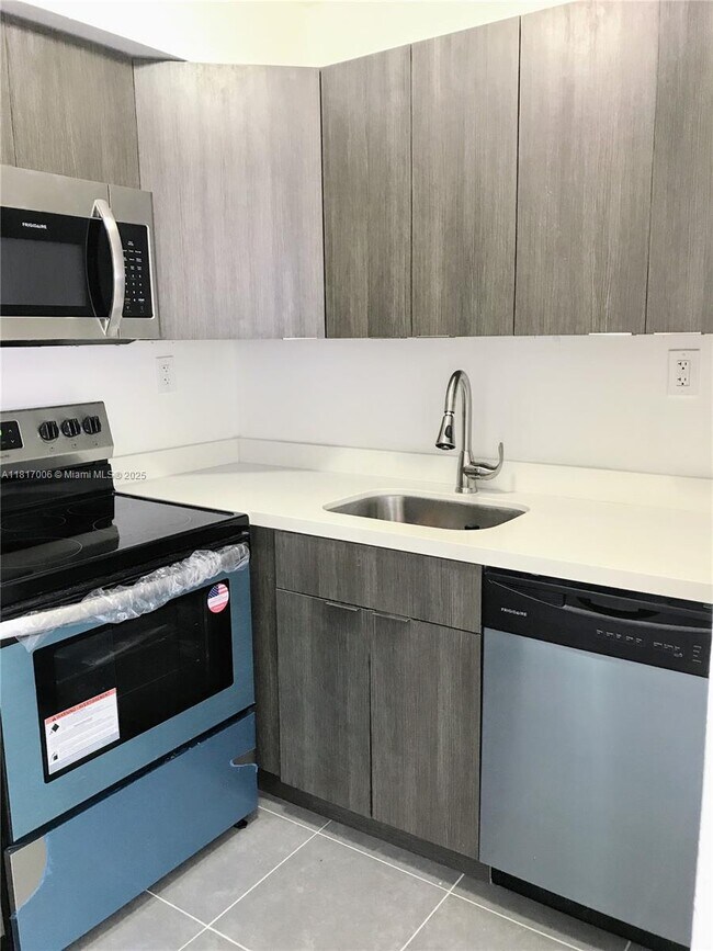 Foto del edificio - 740 81st St