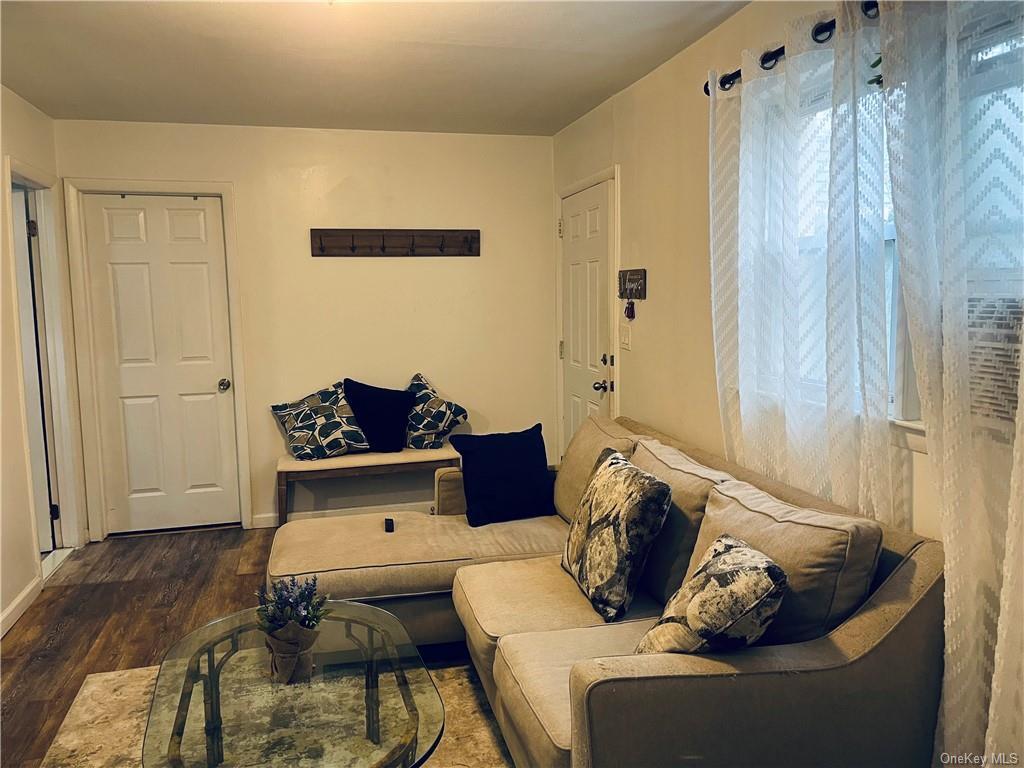Primary Photo - 431 Parkview Ave