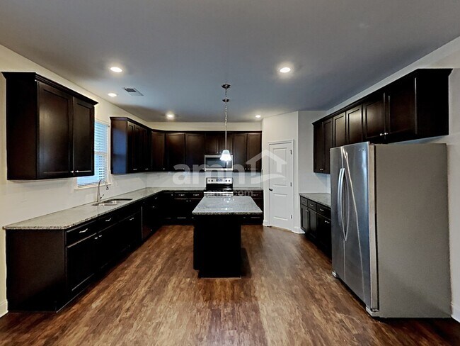 Foto del edificio - 2133 Leafmore Ct SE