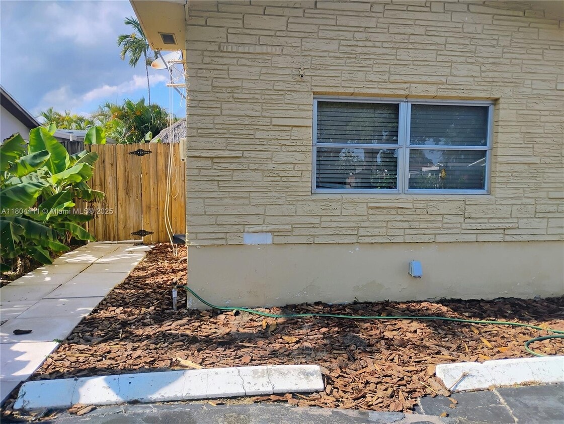 Primary Photo - 4121 Thomas St