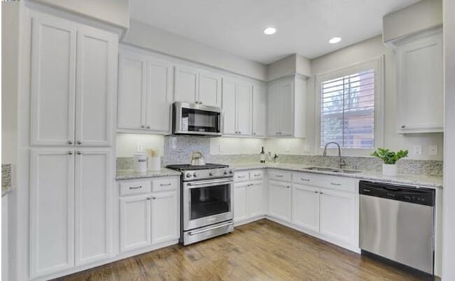 Building Photo - 2101 Carrara St