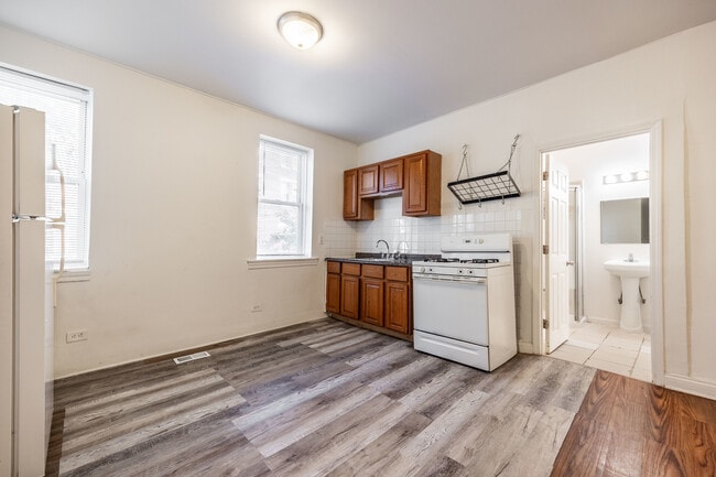 Foto del edificio - 1900 S Throop St