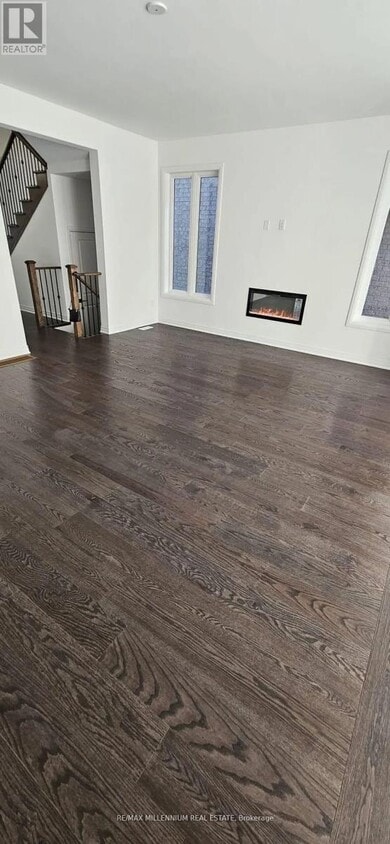 Building Photo - 12 Deer Rdg Cres