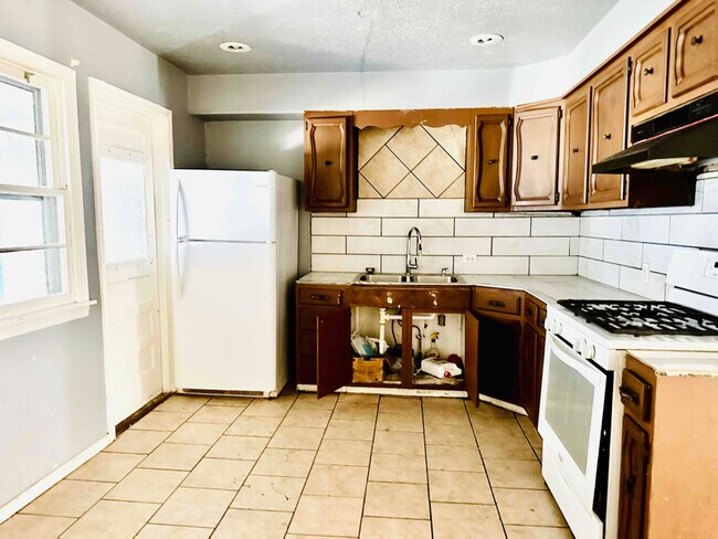 Foto del edificio - 1211 NW Logan Ave