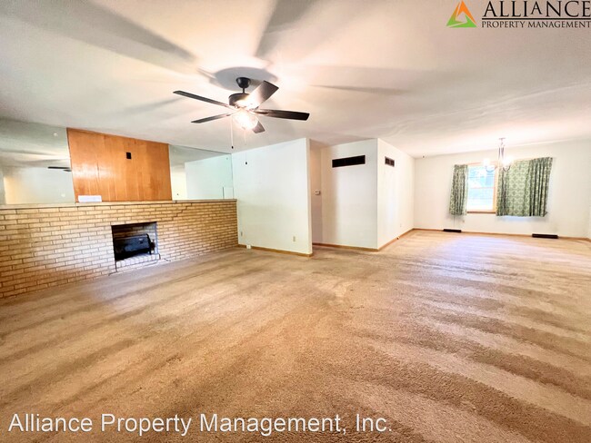 Building Photo - 3 br, 1 bath House - 1125 Meadowbrook Rd.