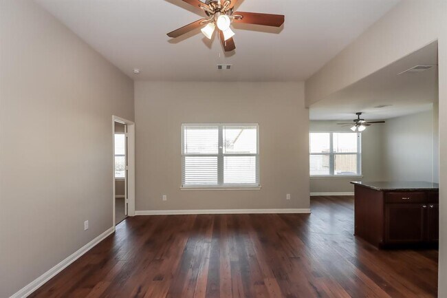 Foto del edificio - 7119 Glenridge