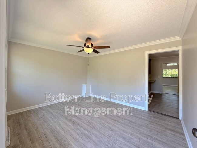 Building Photo - 4103 Little Mountain Rd