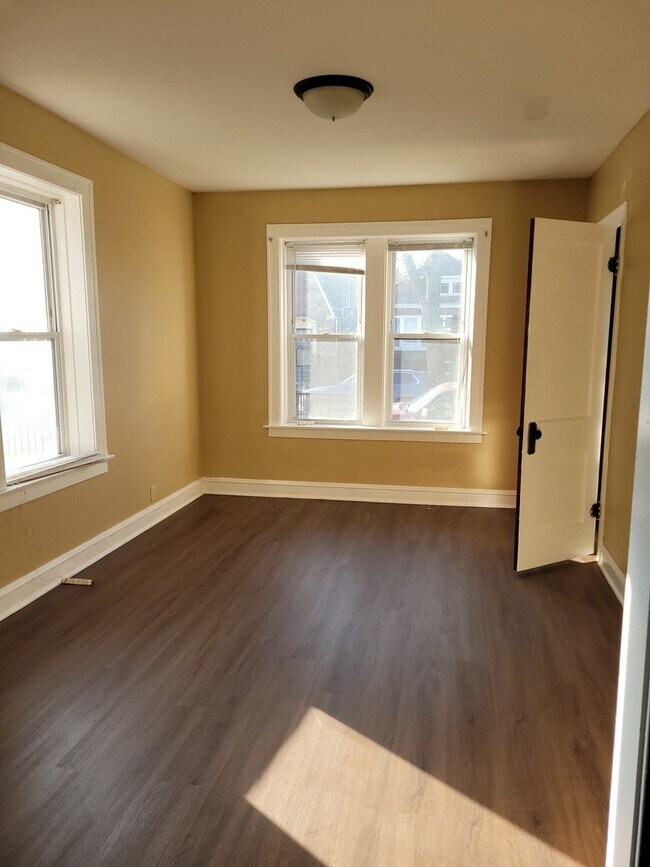 Foto del edificio - 11653 S Lowe Ave
