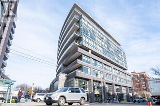 Building Photo - 319 Carlaw Ave