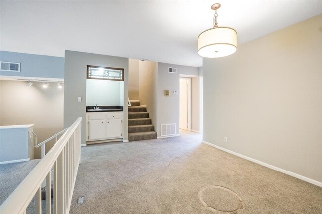 Dining room & wet bar - 5711 Owensmouth Ave