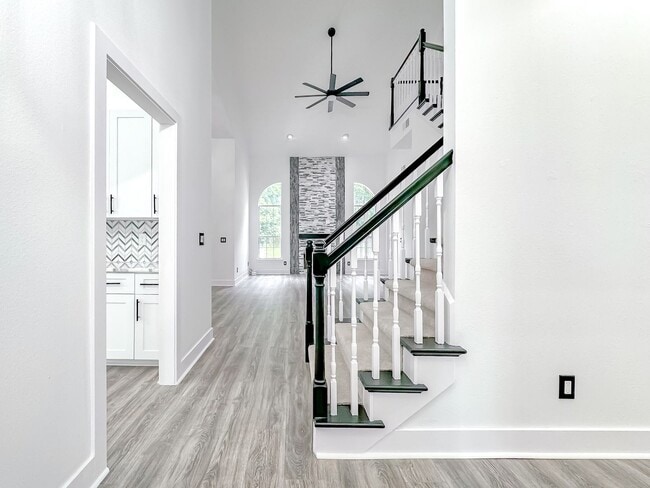 Foto del edificio - 4 BEDROOM 2.5 BATHROOM HOME IN OX-BOTTOM M...