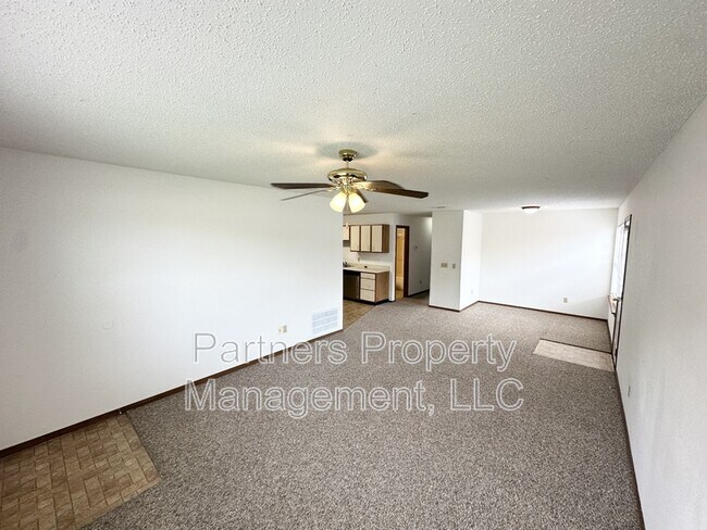 Foto del edificio - 1661 N Dawn Dr