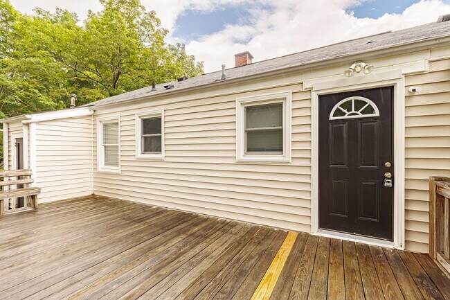 Foto del edificio - Spacious home located in a great neighborh...